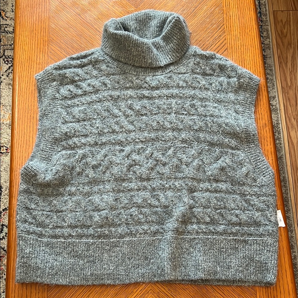 OLD BAVY Gray Cable Knit Turtleneck Sweater Vest
